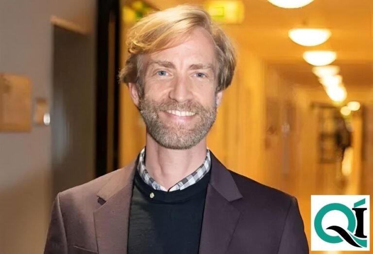 Qui est Antoine Kouchner ? Physicien, fils de Bernard et frère de Camille Qui est Antoine Kouchner ? Physicien, fils de Bernard et frère de Camille